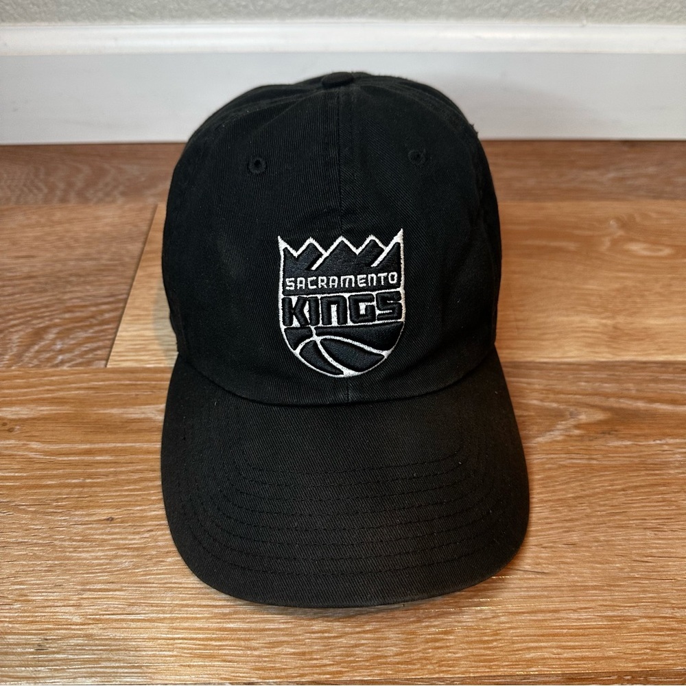 47 Brand Sacramento Kings Sports California Unisex Black Strapback Hat, OS